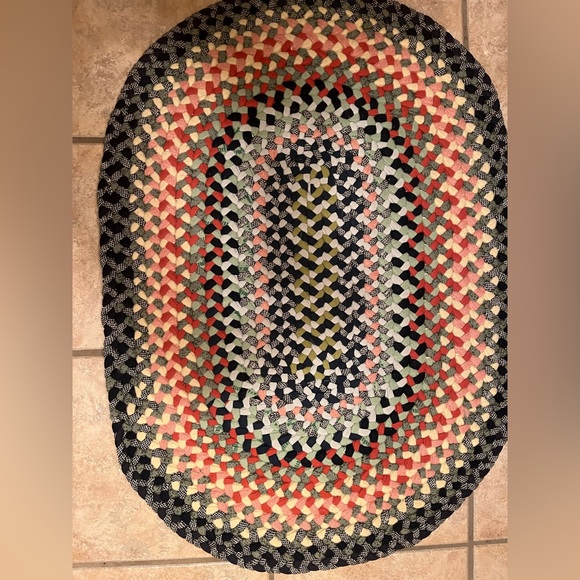Heirloom Handmade Multicolor Braided Wool Oval Rug - Picture 4 of 7